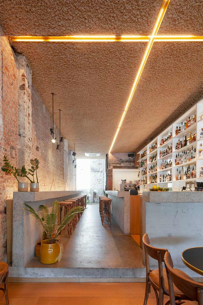 Trendy bar in stationsbuurt Gent